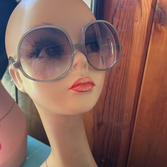 Renauld Retro Vintage Sunglasses - Picture 3 of 16